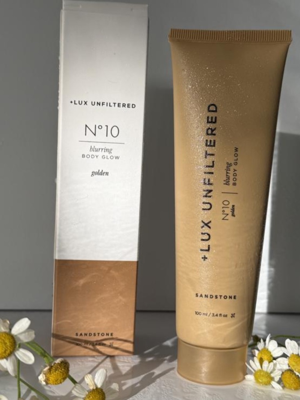 Lux Unfiltered No. 10 Blurring Body Glow golden sandstone